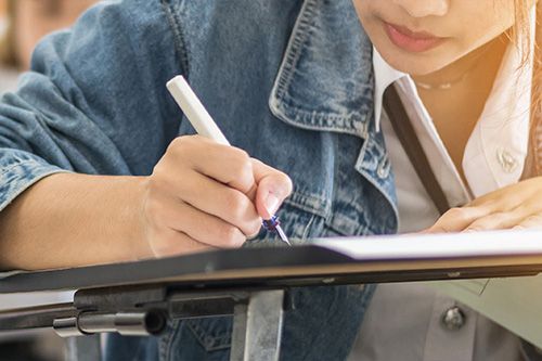 在日の華人・留学生向けイメージ